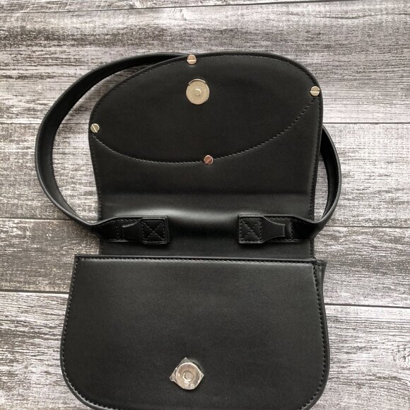 Diesel Black Logo Plaque Shoulder Bag - Picture 3 of 9